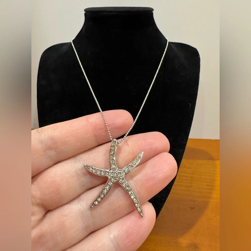 Sharon Case Silver Starfish Pendant Necklace - Picture 1 of 6